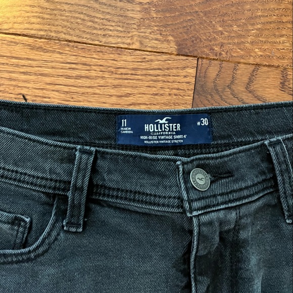 Black Hollister High-Rise Vintage Shorts - Picture 3 of 4